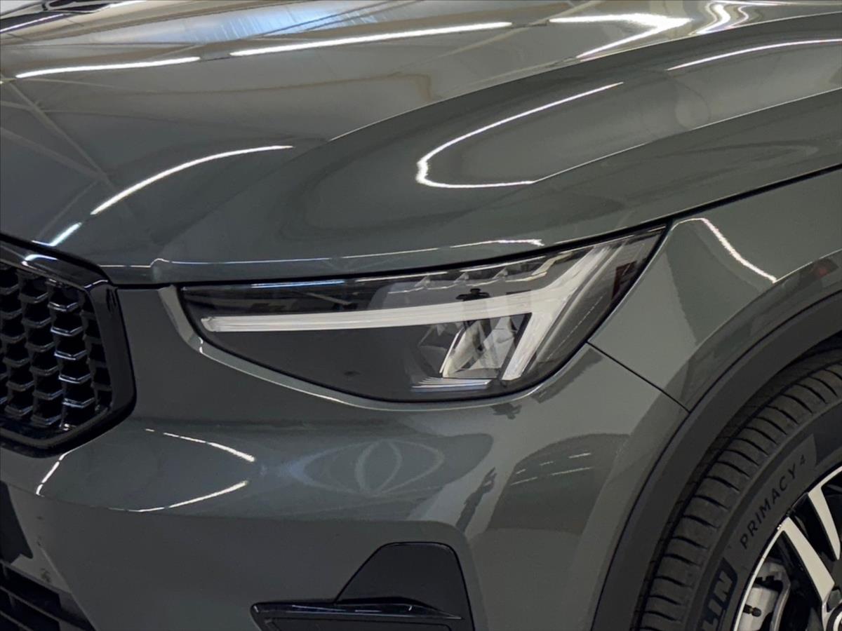 Volvo XC40 2,0 B3 FWD Plus Dark 8367 Volvo XC40 2,0 B3 FWD Plus Dark 8367