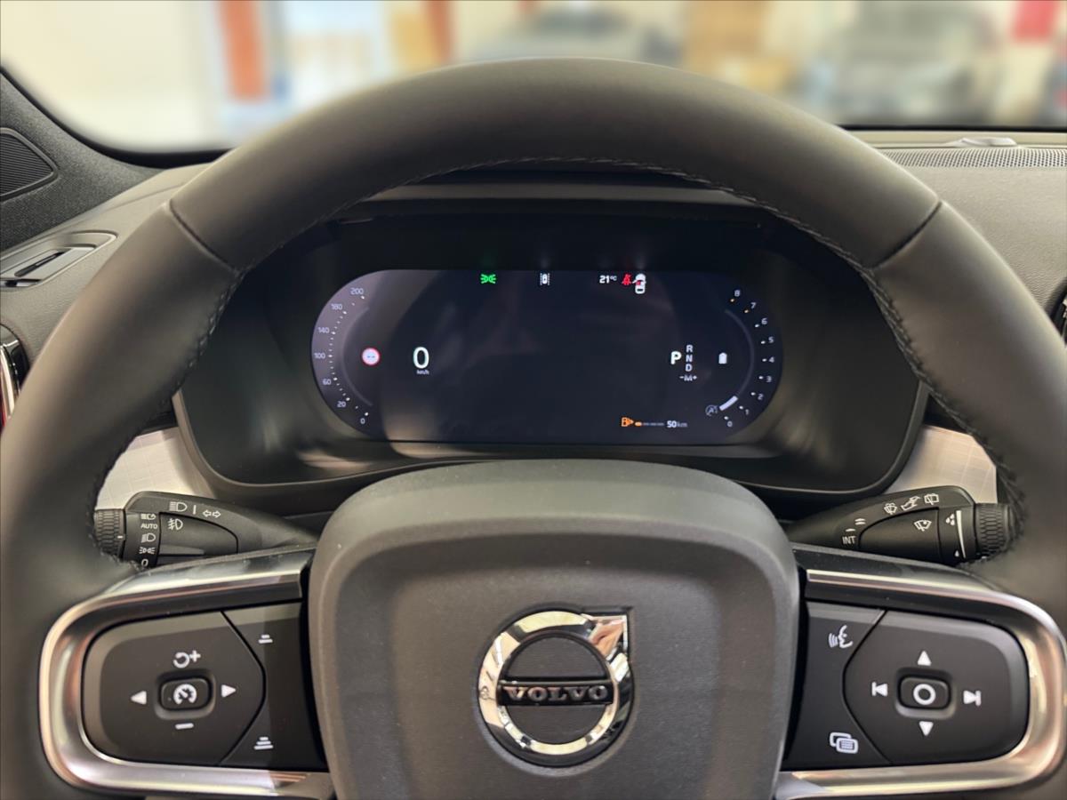 Volvo XC40 2,0 B3 FWD Plus Dark 8367 Volvo XC40 2,0 B3 FWD Plus Dark 8367