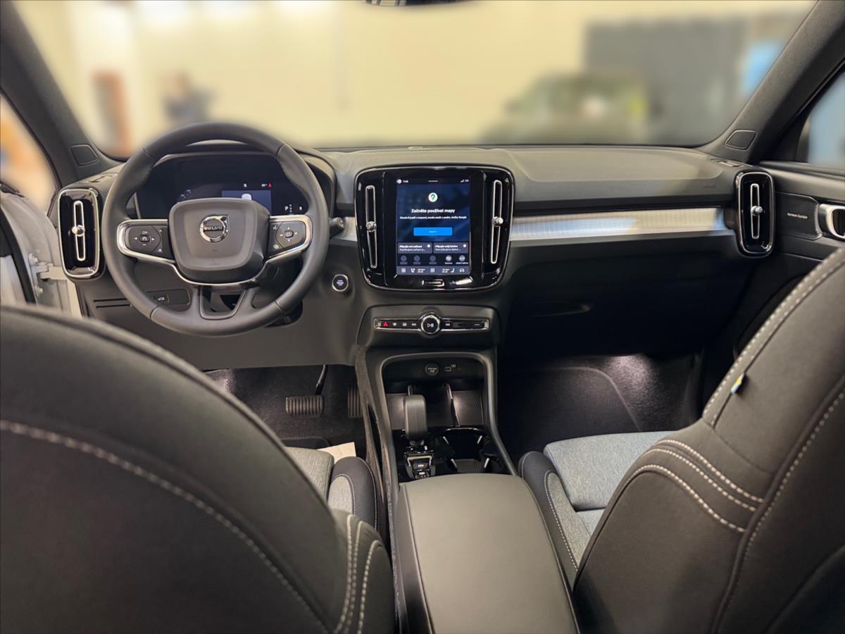Volvo XC40 2,0 B3 Plus Dark 8247 Volvo XC40 2,0 B3 Plus Dark 8247