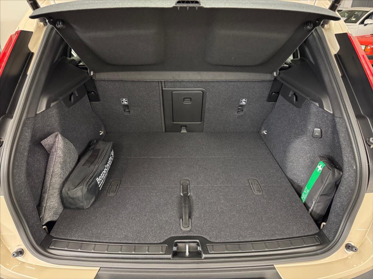 Volvo XC40 2,0 B3 Plus Dark Volvo XC40 2,0 B3 Plus Dark