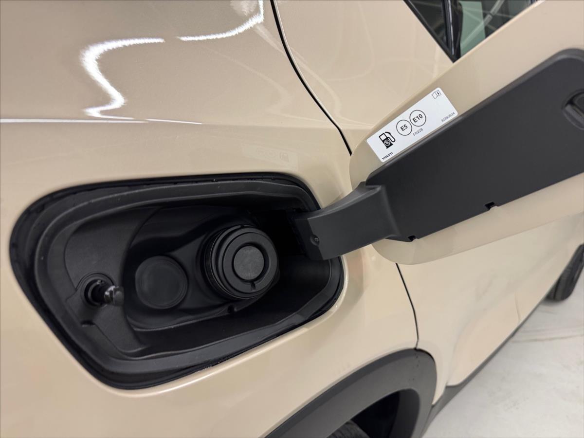 Volvo XC40 2,0 B3 Plus Dark Volvo XC40 2,0 B3 Plus Dark