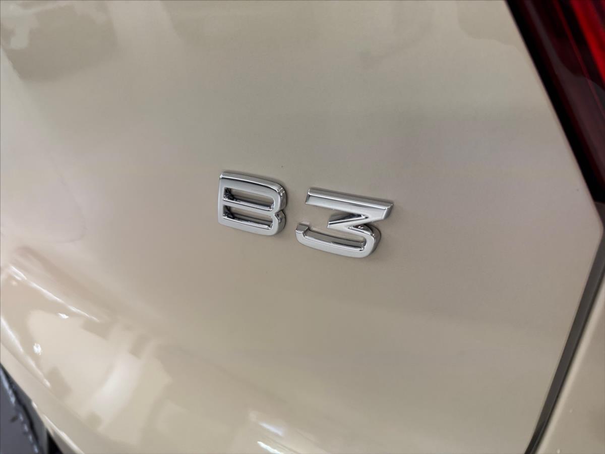 Volvo XC40 2,0 B3 Plus Dark Volvo XC40 2,0 B3 Plus Dark