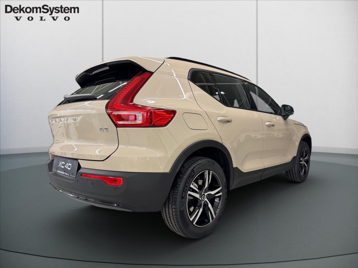 Volvo XC40 2,0 B3 Plus Dark Volvo XC40 2,0 B3 Plus Dark