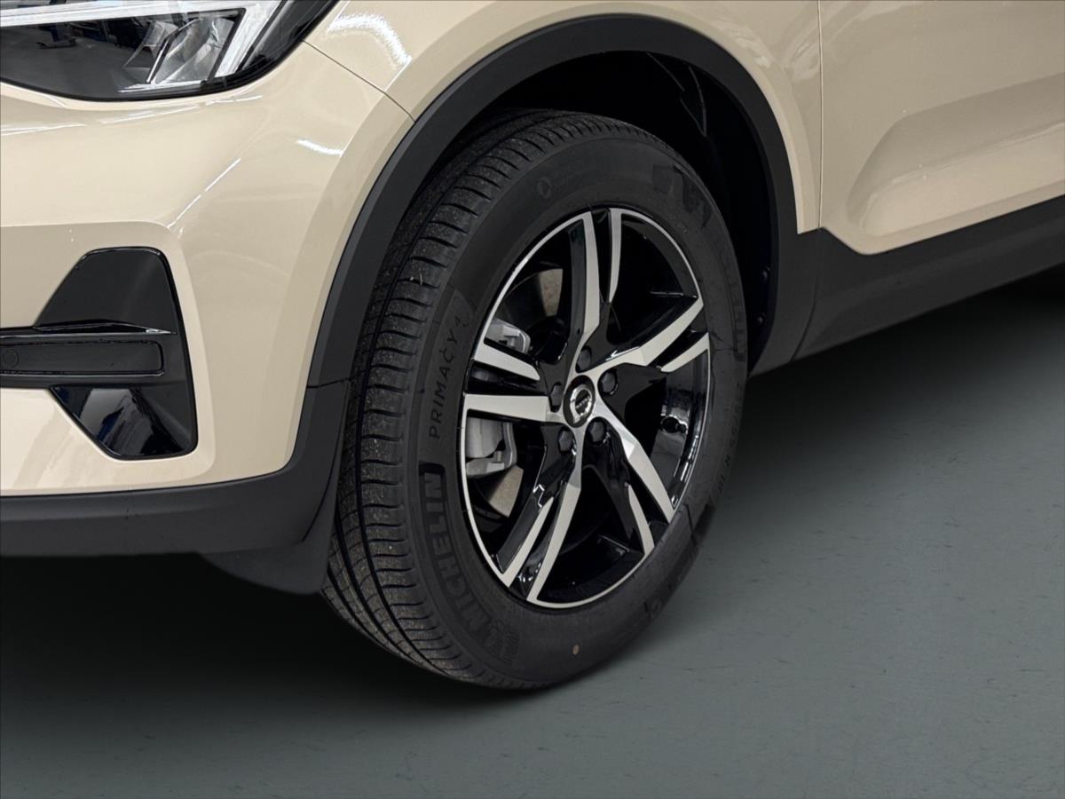 Volvo XC40 2,0 B3 Plus Dark Volvo XC40 2,0 B3 Plus Dark