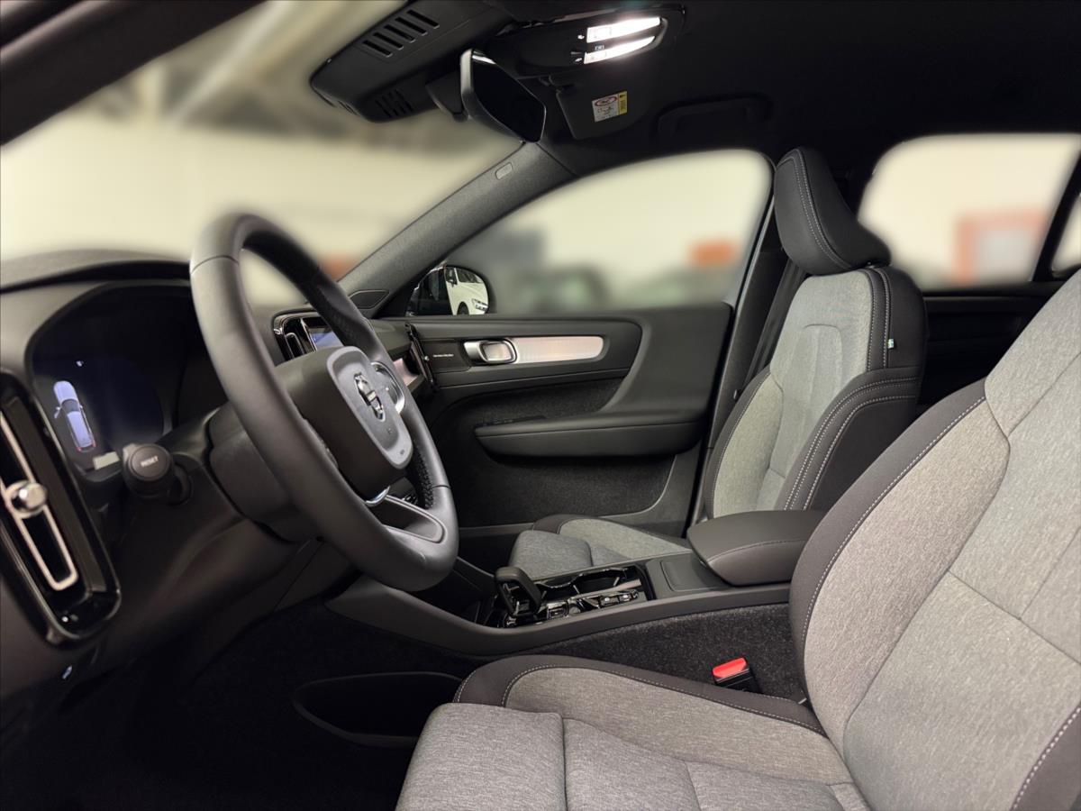 Volvo XC40 2,0 B3 Plus Dark Volvo XC40 2,0 B3 Plus Dark