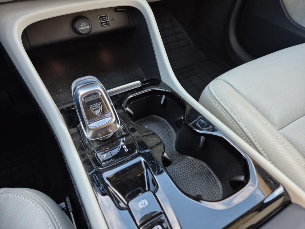 Volvo XC40 2,0 T4 AWD Inscription Volvo XC40 2,0 T4 AWD Inscription