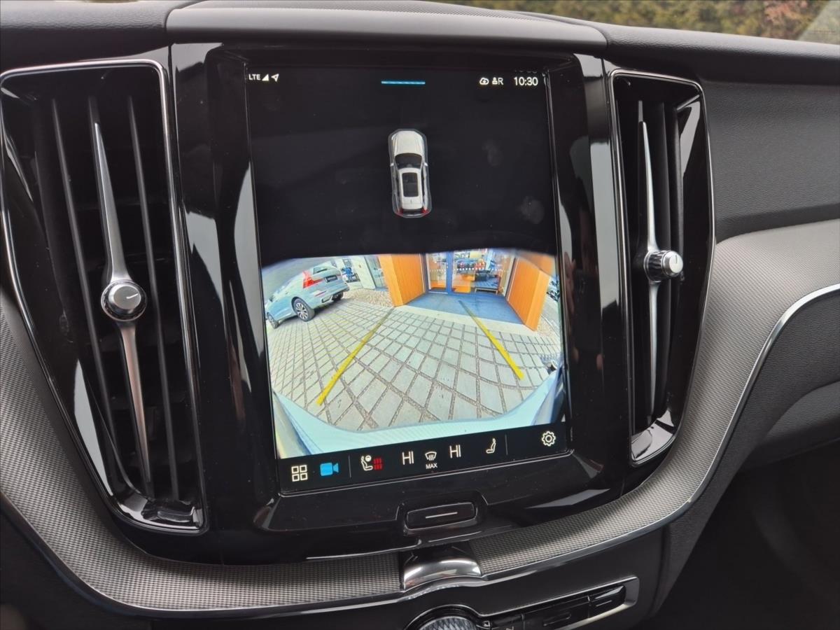 Volvo XC60 2,0 B4 AWD diesel Plus Dark Au Volvo XC60 2,0 B4 AWD diesel Plus Dark Au