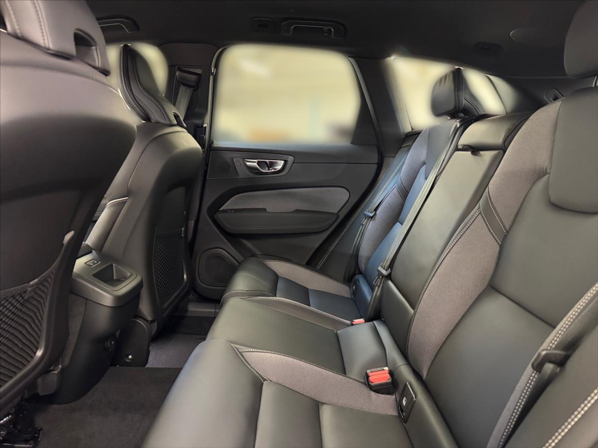 Volvo XC60 2,0 B5 AWD Plus Black Ed B5 Volvo XC60 2,0 B5 AWD Plus Black Ed B5