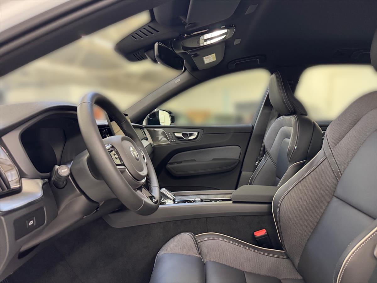 Volvo XC60 2,0 B5 AWD Plus Black Ed B5 Volvo XC60 2,0 B5 AWD Plus Black Ed B5