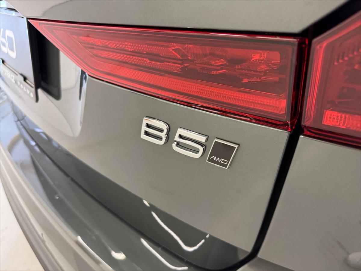 Volvo XC60 2,0 B5 AWD Plus Dark 1859 Volvo XC60 2,0 B5 AWD Plus Dark 1859