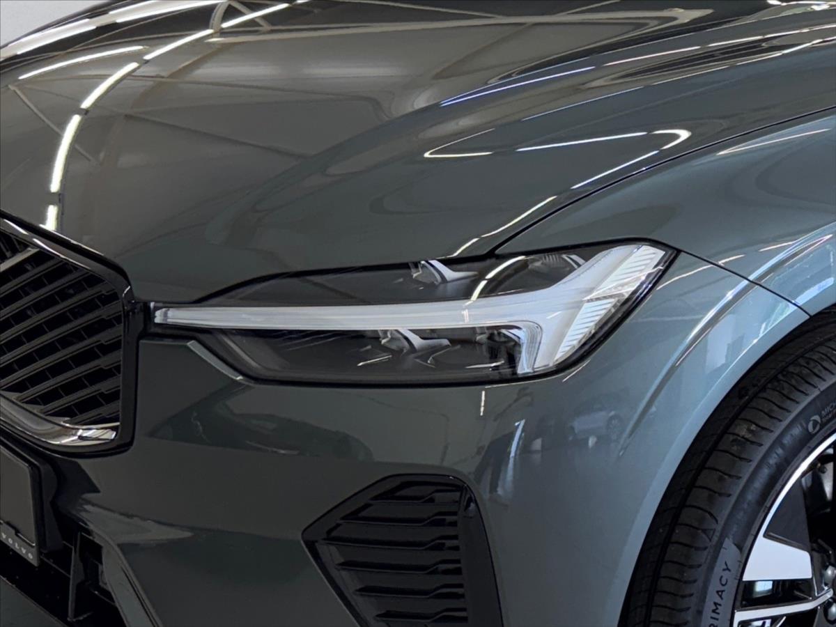 Volvo XC60 2,0 B5 AWD Plus Dark 1859 Volvo XC60 2,0 B5 AWD Plus Dark 1859