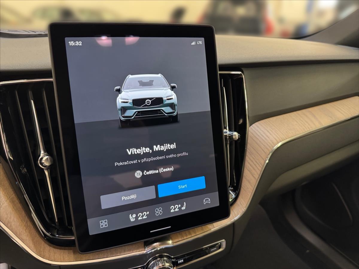 Volvo XC60 2,0 B5 AWD Plus Dark 1859 Volvo XC60 2,0 B5 AWD Plus Dark 1859