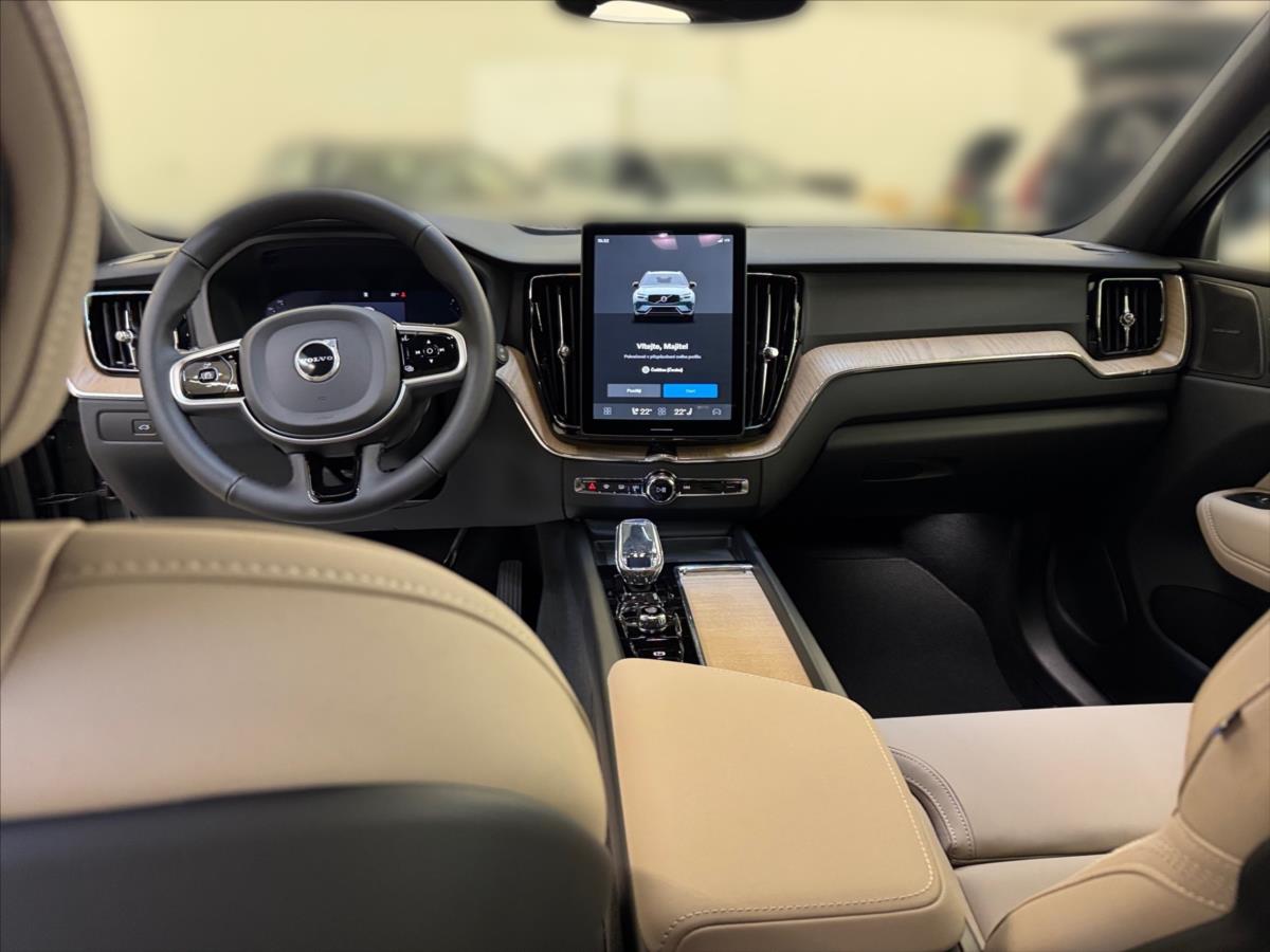 Volvo XC60 2,0 B5 AWD Plus Dark 1859 Volvo XC60 2,0 B5 AWD Plus Dark 1859