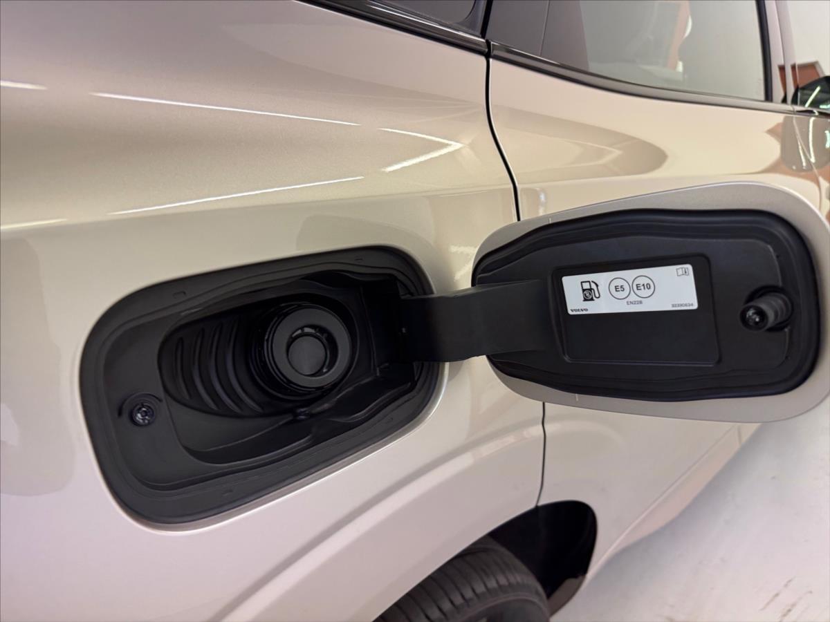 Volvo XC60 2,0 B5 AWD Plus Dark 9876 Volvo XC60 2,0 B5 AWD Plus Dark 9876