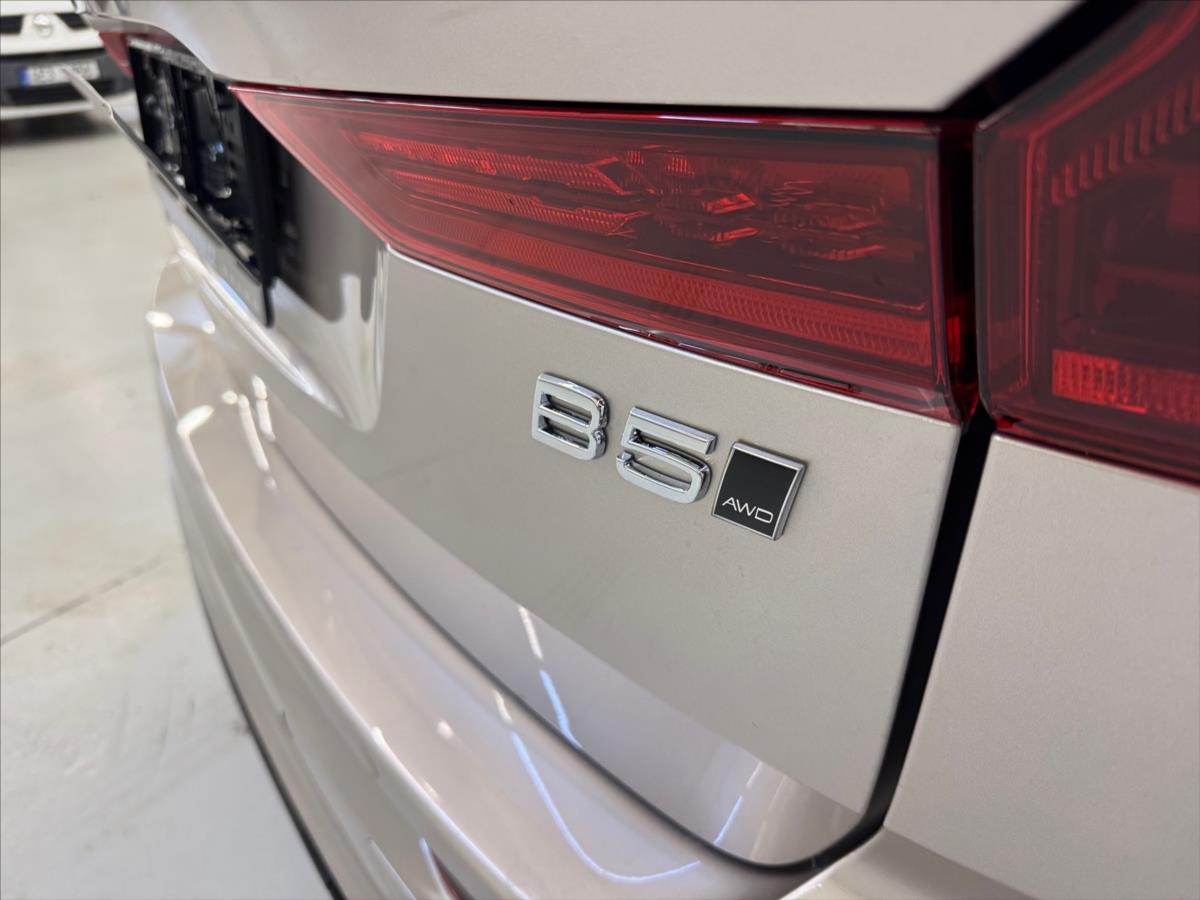 Volvo XC60 2,0 B5 AWD Plus Dark 9876 Volvo XC60 2,0 B5 AWD Plus Dark 9876