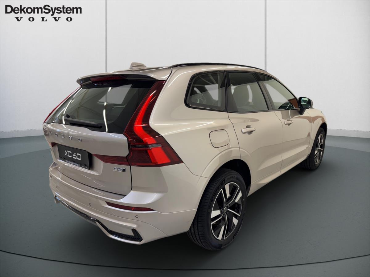 Volvo XC60 2,0 B5 AWD Plus Dark 9876 Volvo XC60 2,0 B5 AWD Plus Dark 9876