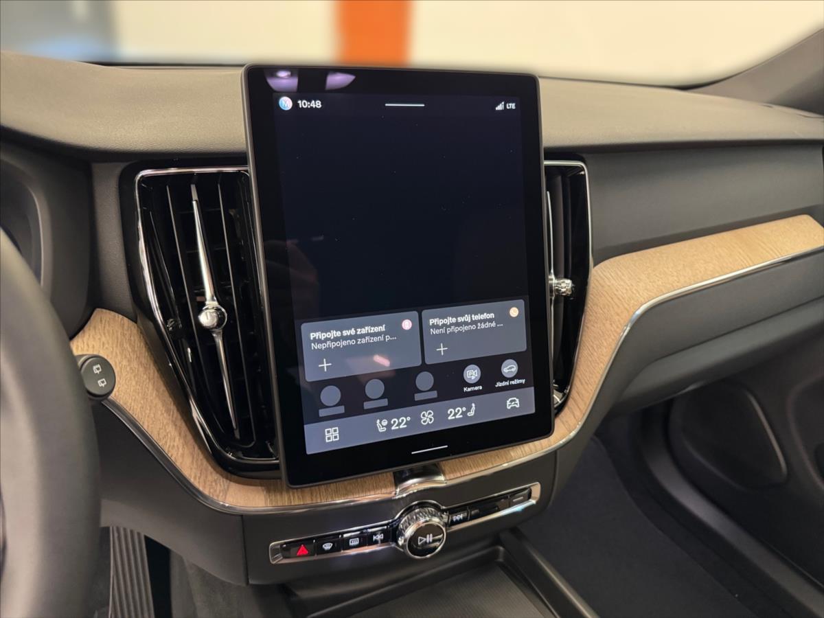 Volvo XC60 2,0 B5 AWD Plus Dark 9876 Volvo XC60 2,0 B5 AWD Plus Dark 9876