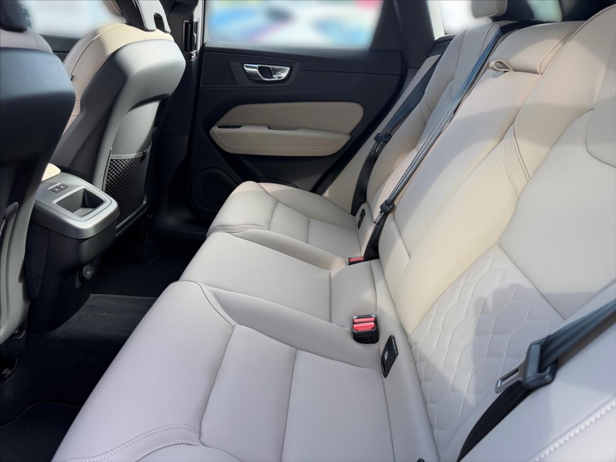 Volvo XC60 2,0 B5 Plus Dark 4337 Volvo XC60 2,0 B5 Plus Dark 4337