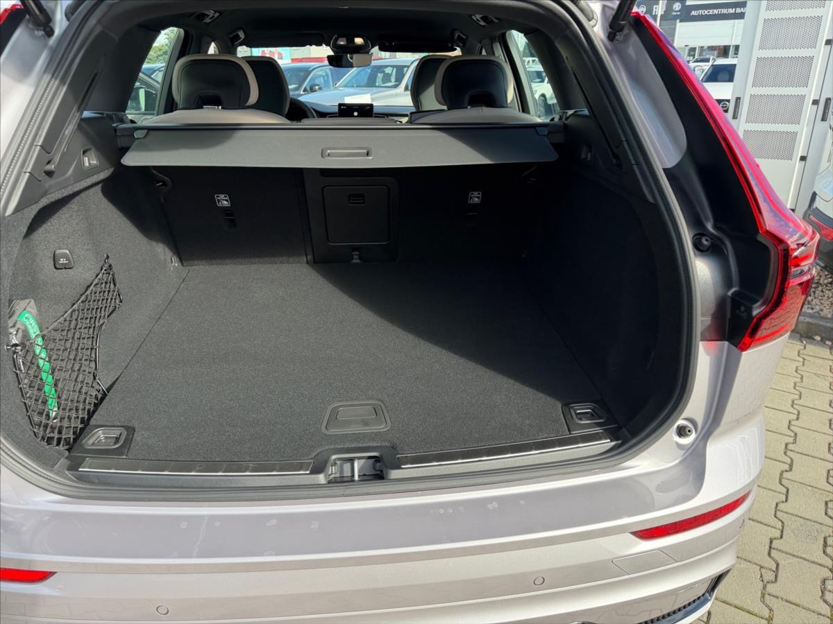 Volvo XC60 2,0 B5 Plus Dark 4337 Volvo XC60 2,0 B5 Plus Dark 4337
