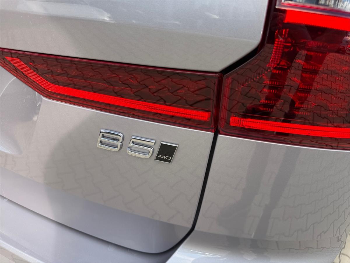 Volvo XC60 2,0 B5 Plus Dark 4337 Volvo XC60 2,0 B5 Plus Dark 4337