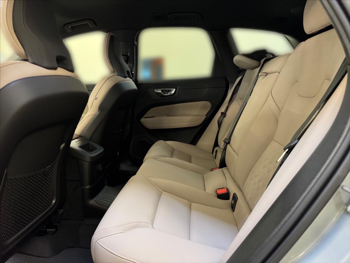 Volvo XC60 2,0 T6 AWD Plus Dark 6887 Volvo XC60 2,0 T6 AWD Plus Dark 6887