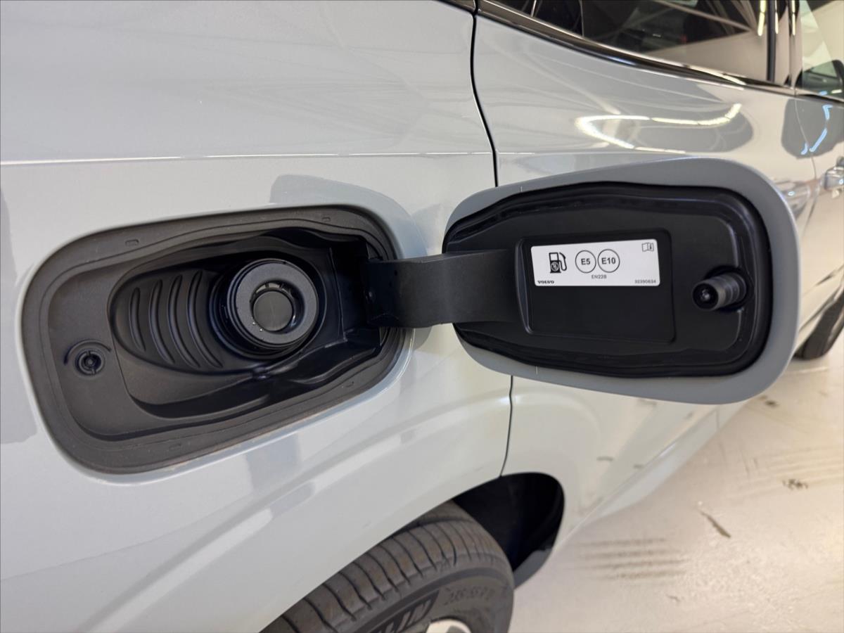 Volvo XC60 2,0 T6 AWD Plus Dark 6887 Volvo XC60 2,0 T6 AWD Plus Dark 6887