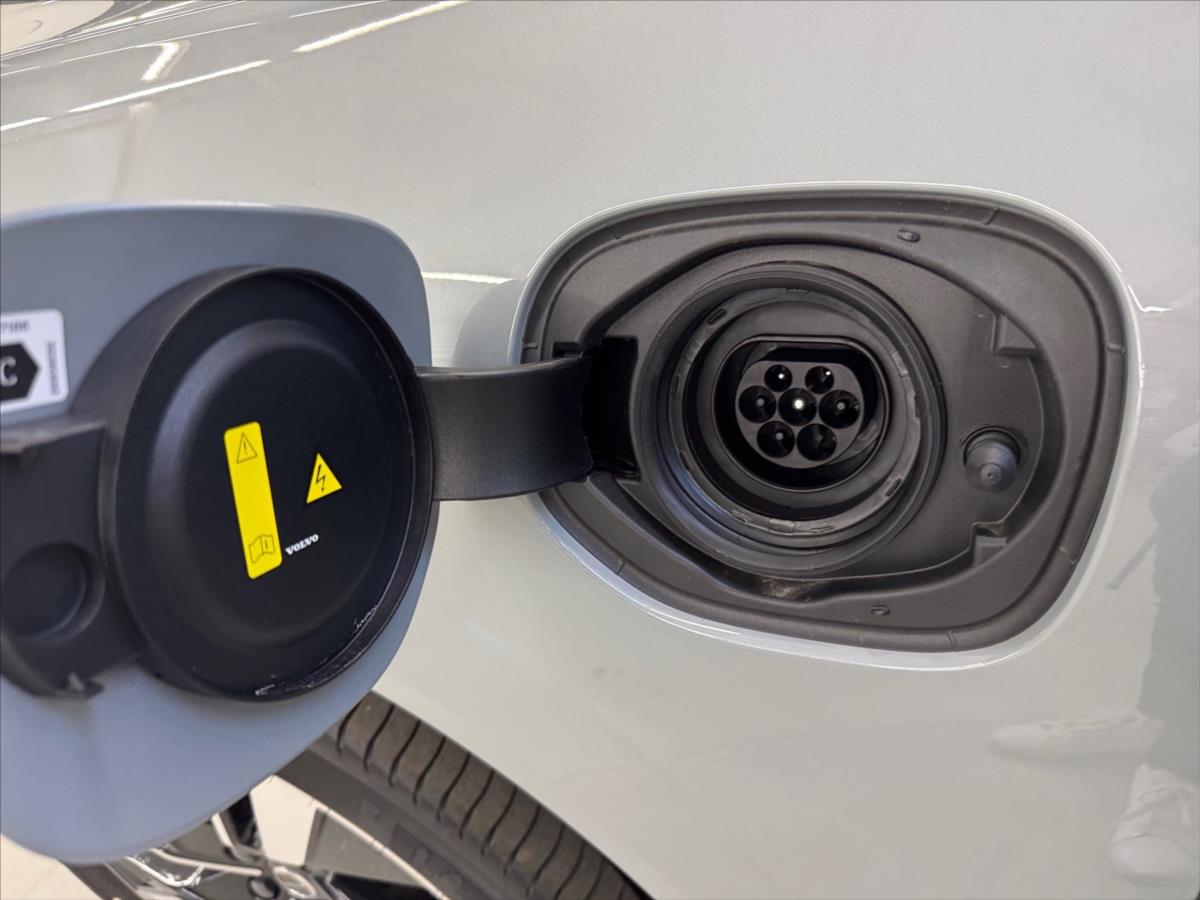 Volvo XC60 2,0 T6 AWD Plus Dark 6887 Volvo XC60 2,0 T6 AWD Plus Dark 6887