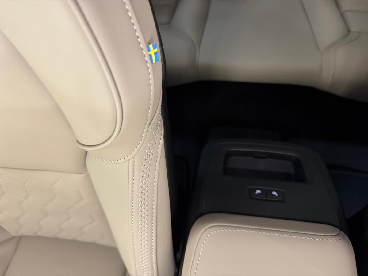 Volvo XC60 2,0 T6 AWD Plus Dark 6887 Volvo XC60 2,0 T6 AWD Plus Dark 6887