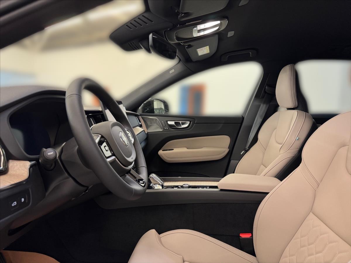 Volvo XC60 2,0 T6 AWD Plus Dark 6887 Volvo XC60 2,0 T6 AWD Plus Dark 6887