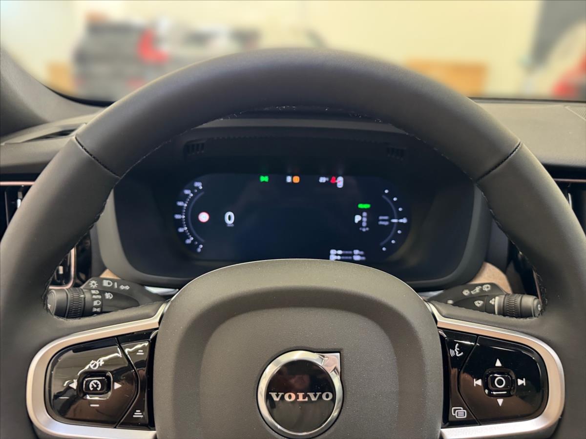 Volvo XC60 2,0 T6 AWD Plus Dark 6887 Volvo XC60 2,0 T6 AWD Plus Dark 6887