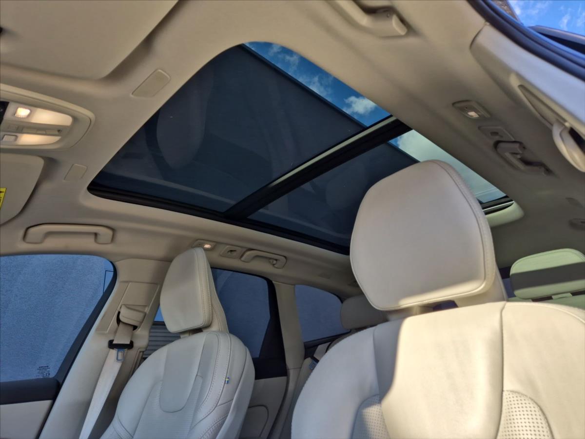 Volvo XC60 2,0 T6 AWD RECHARGE PANORAMA Volvo XC60 2,0 T6 AWD RECHARGE PANORAMA