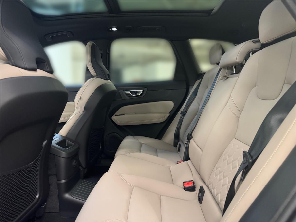 Volvo XC60 2,0 XC60T8 Ultra Dark 0347 Volvo XC60 2,0 XC60T8 Ultra Dark 0347