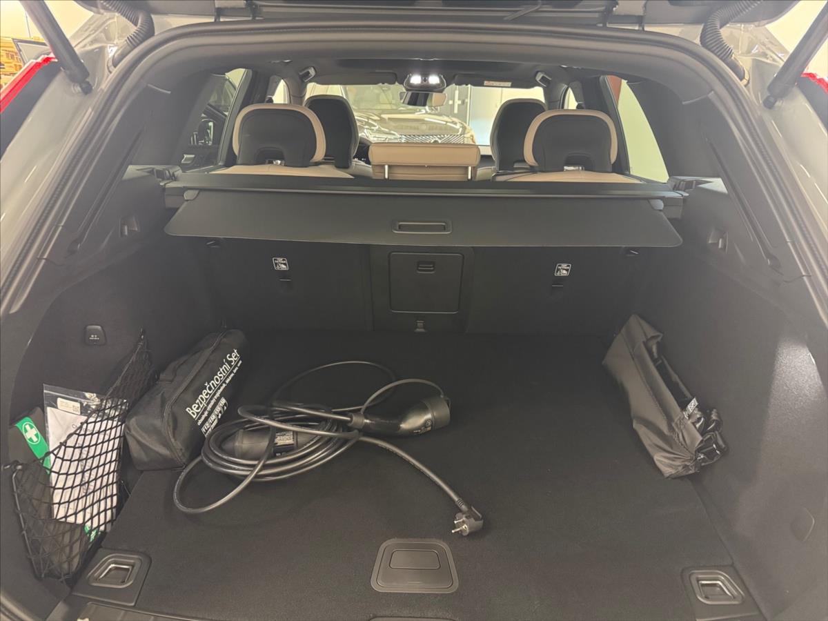 Volvo XC60 2,0 XC60T8 Ultra Dark 0347 Volvo XC60 2,0 XC60T8 Ultra Dark 0347