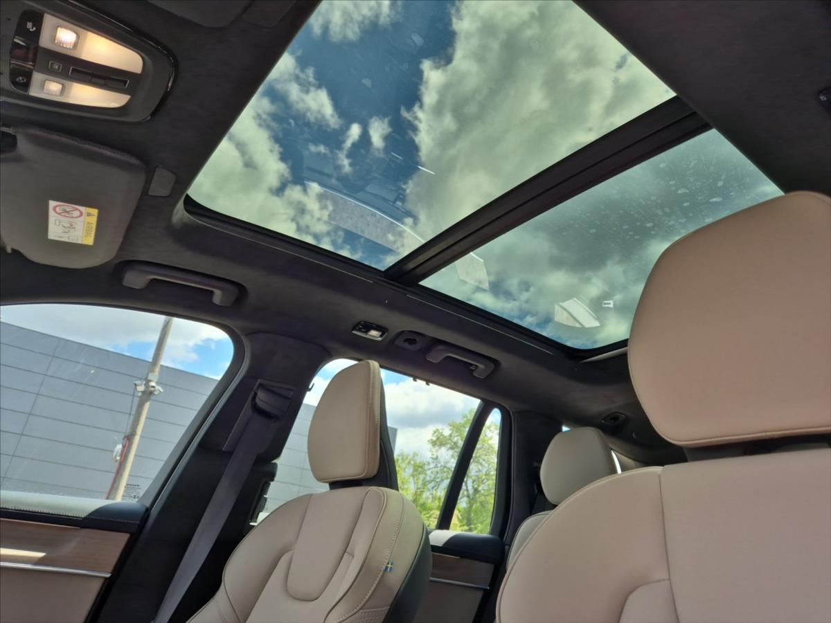 Volvo XC90 2,0 B5 AWD benzin Ultra Bright Volvo XC90 2,0 B5 AWD benzin Ultra Bright