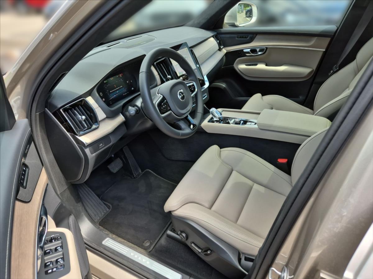 Volvo XC90 2,0 B5 AWD benzin Ultra Bright Volvo XC90 2,0 B5 AWD benzin Ultra Bright