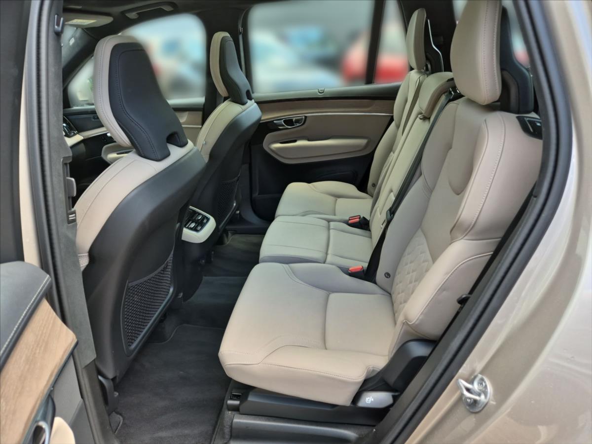 Volvo XC90 2,0 B5 AWD benzin Ultra Bright Volvo XC90 2,0 B5 AWD benzin Ultra Bright