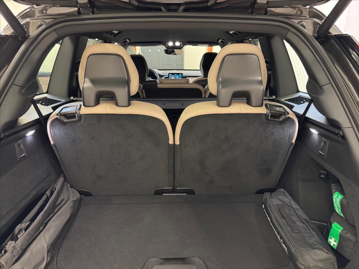 Volvo XC90 2,0 B5 AWD Dark Plus 2132 Volvo XC90 2,0 B5 AWD Dark Plus 2132