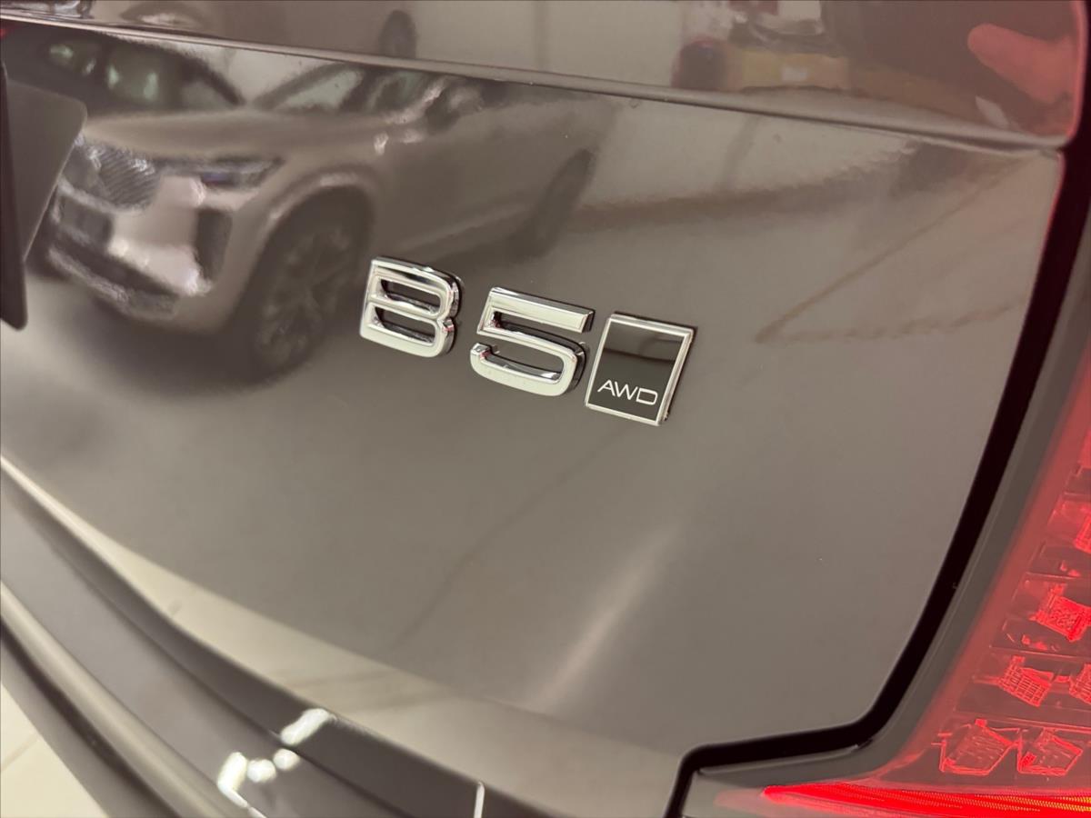 Volvo XC90 2,0 B5 AWD Dark Plus 2132 Volvo XC90 2,0 B5 AWD Dark Plus 2132