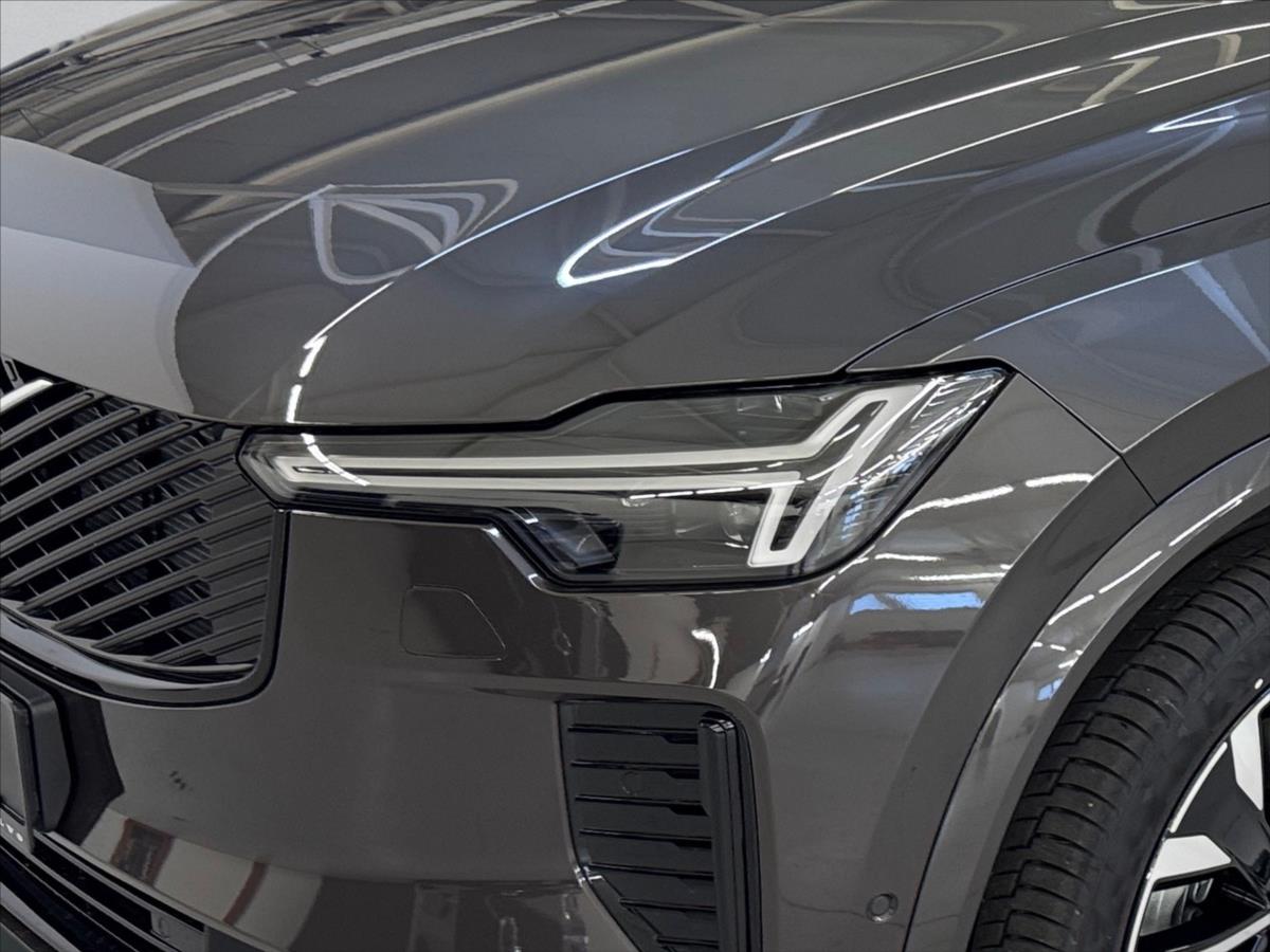 Volvo XC90 2,0 B5 AWD Dark Plus 2132 Volvo XC90 2,0 B5 AWD Dark Plus 2132