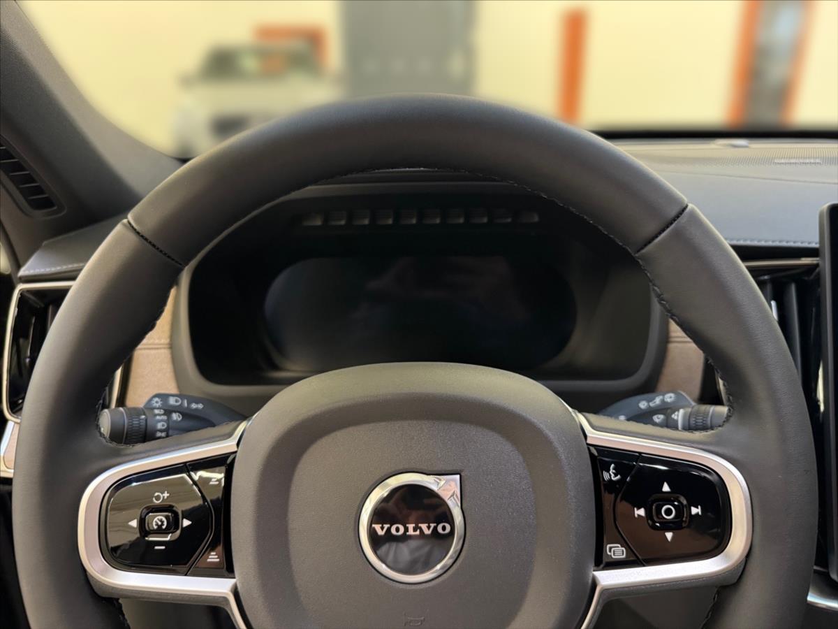 Volvo XC90 2,0 B5 AWD Dark Plus 2132 Volvo XC90 2,0 B5 AWD Dark Plus 2132