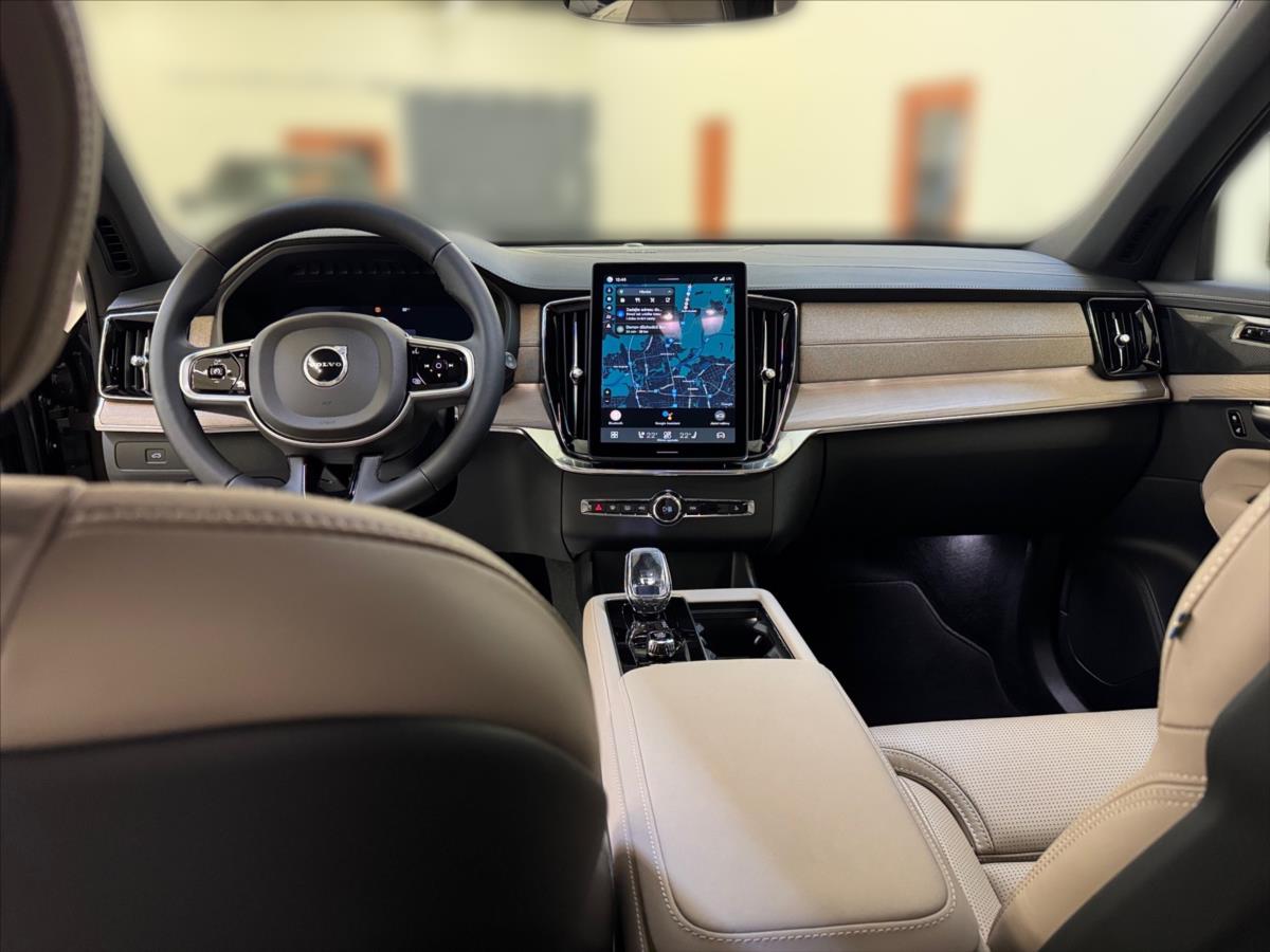 Volvo XC90 2,0 B5 AWD Dark Plus 2132 Volvo XC90 2,0 B5 AWD Dark Plus 2132