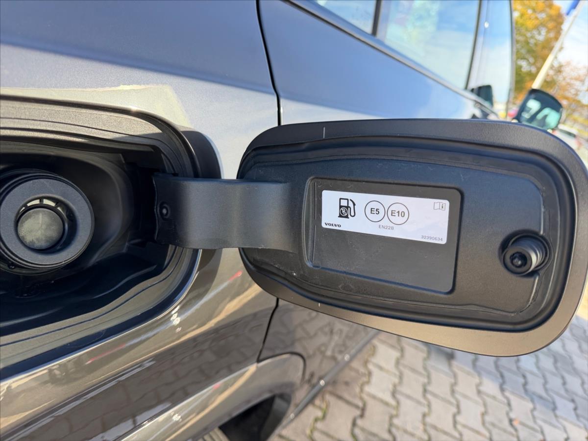 Volvo XC90 2,0 B5 AWD Plus Dark 6135 Volvo XC90 2,0 B5 AWD Plus Dark 6135