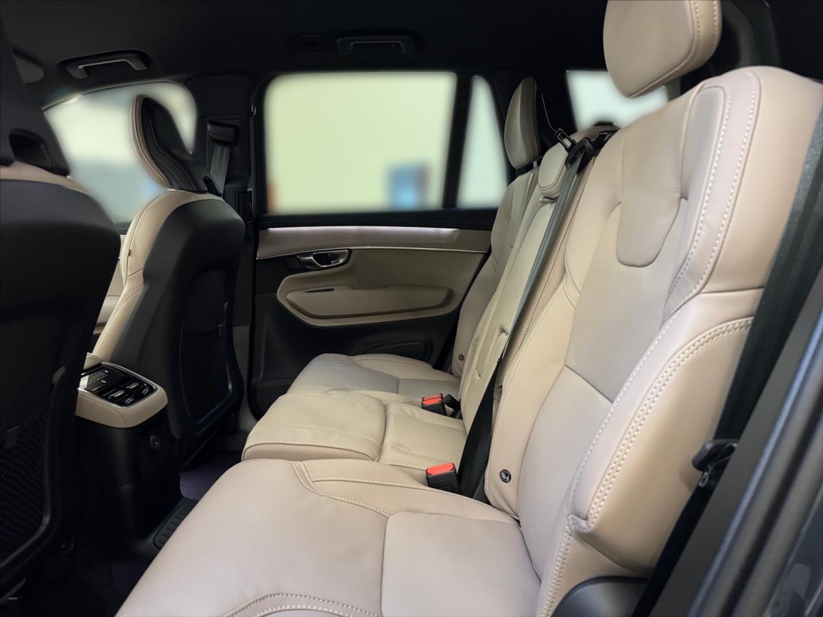 Volvo XC90 2,0 T8 AWD Plus Dark 8805 Volvo XC90 2,0 T8 AWD Plus Dark 8805