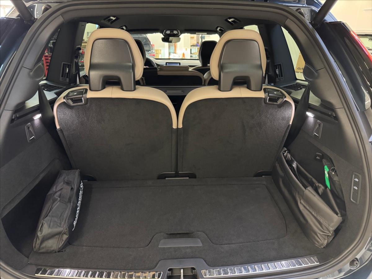Volvo XC90 2,0 T8 AWD Plus Dark 8805 Volvo XC90 2,0 T8 AWD Plus Dark 8805
