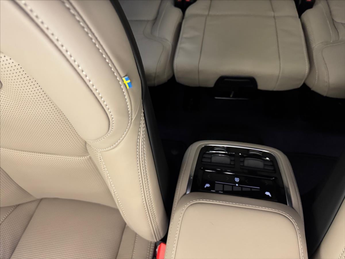 Volvo XC90 2,0 T8 AWD Plus Dark 8805 Volvo XC90 2,0 T8 AWD Plus Dark 8805