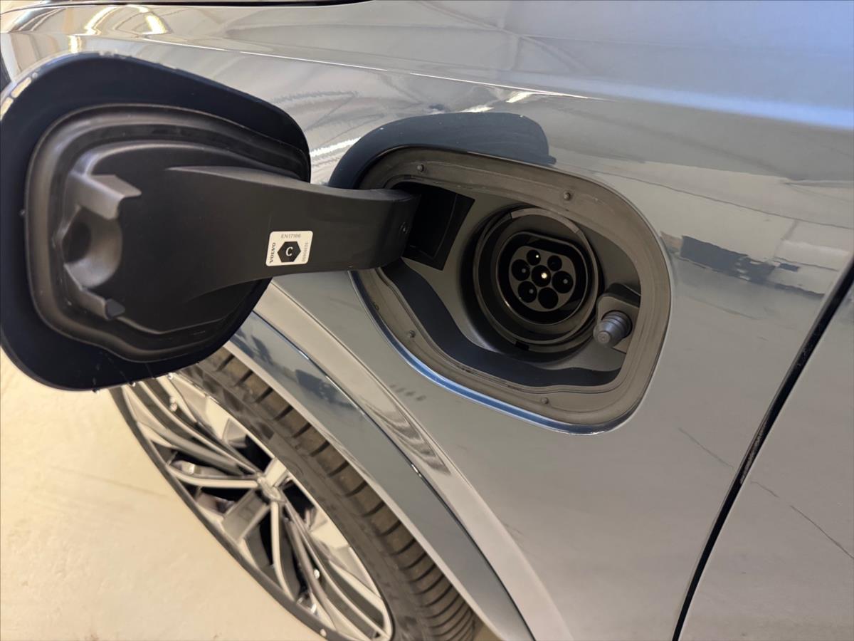 Volvo XC90 2,0 T8 AWD Plus Dark 8805 Volvo XC90 2,0 T8 AWD Plus Dark 8805