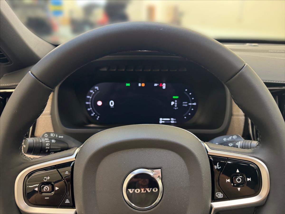 Volvo XC90 2,0 T8 AWD Plus Dark 8805 Volvo XC90 2,0 T8 AWD Plus Dark 8805