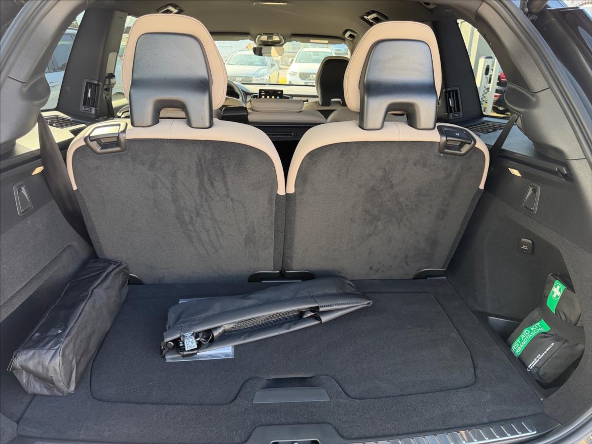 Volvo XC90 2,0 T8 Plus Dark 2330 Volvo XC90 2,0 T8 Plus Dark 2330