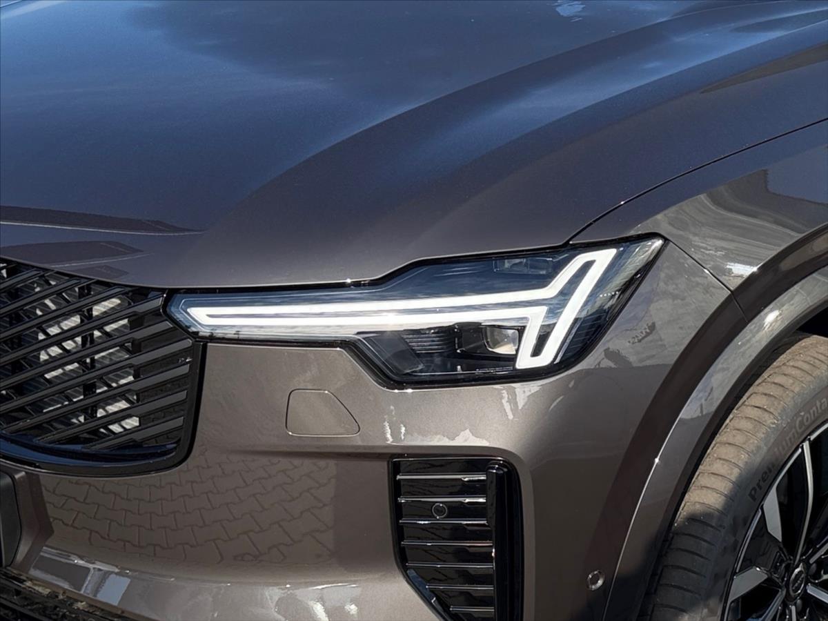Volvo XC90 2,0 T8 Plus Dark 2330 Volvo XC90 2,0 T8 Plus Dark 2330