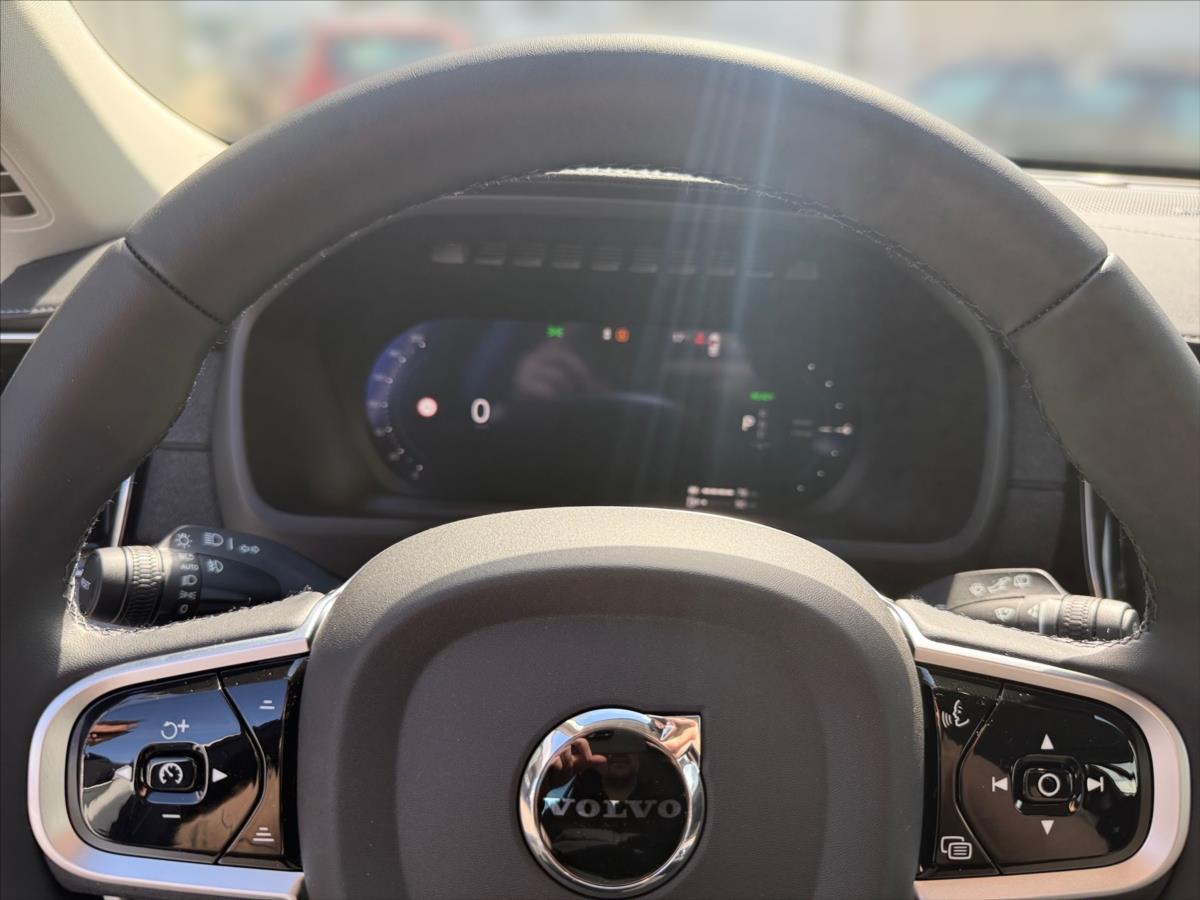 Volvo XC90 2,0 T8 Plus Dark 4695 Volvo XC90 2,0 T8 Plus Dark 4695